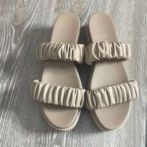 Espadrilles tan sandals